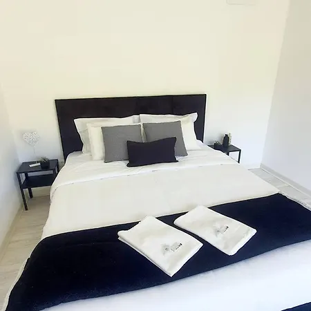 Insuia House Semesterbostad